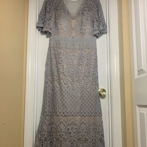 Tadashi Shoji Malina flutter sleeves